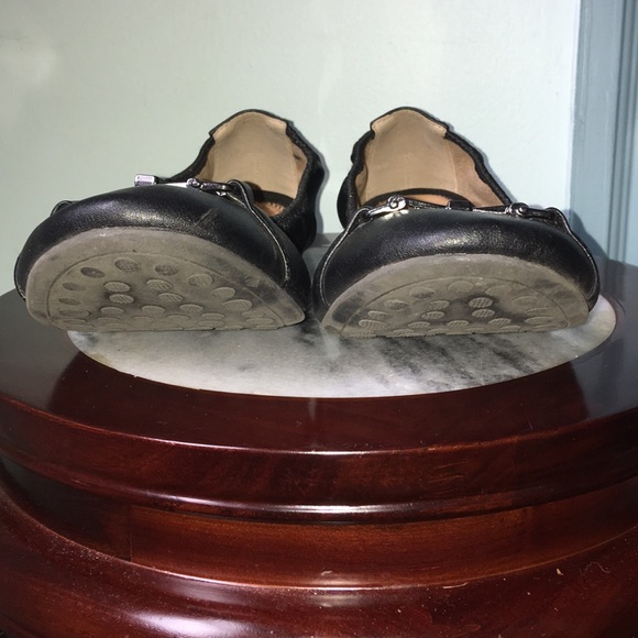 Simply Styled Flats - Picture 2 of 4